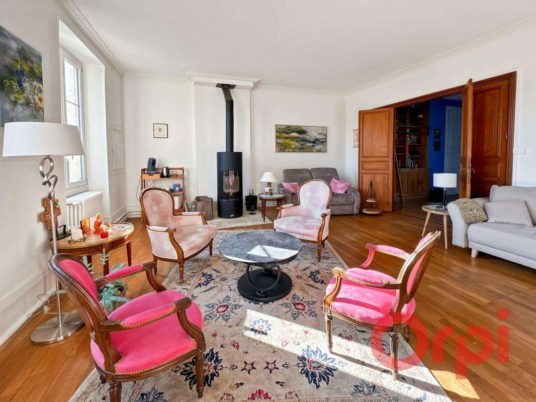 Maison à SAINT-AMAND-MONTROND