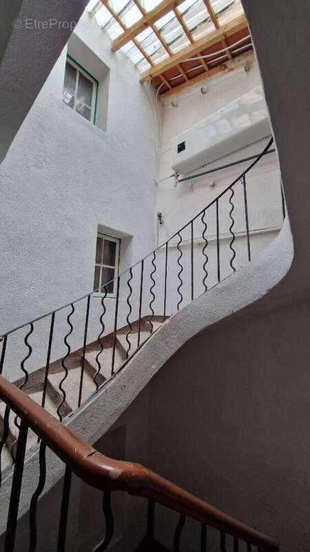 Immeuble La Seyne Sur Mer 180 m2, 5 lots loués, 2 greniers - photo 5