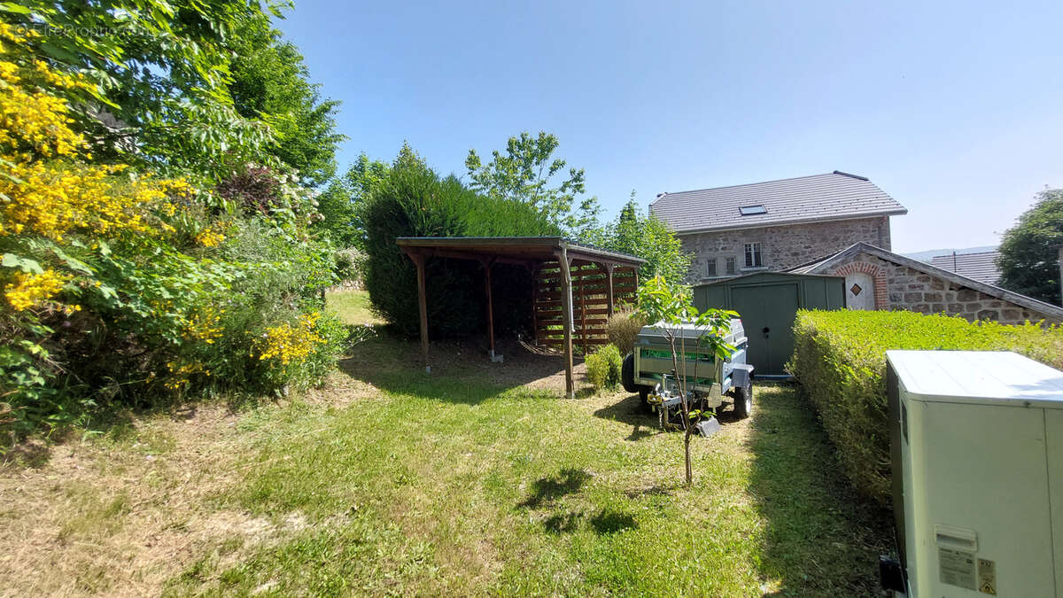 Maison à LE CHAMBON-SUR-LIGNON