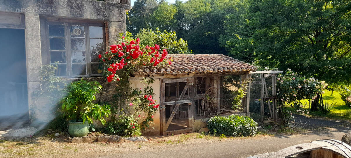 Maison à CUZORN