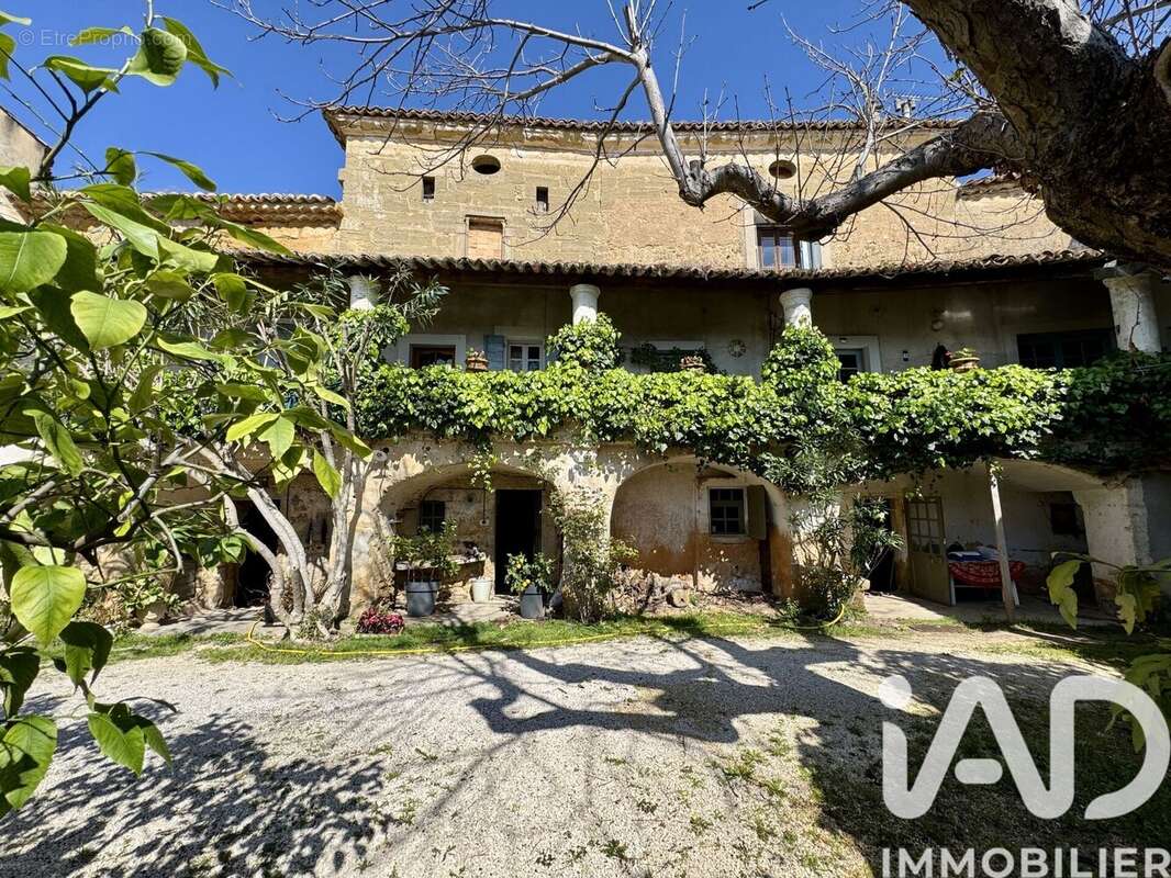 Maison 691 m² à Saint-Laurent-La-Vernede  - photo 8