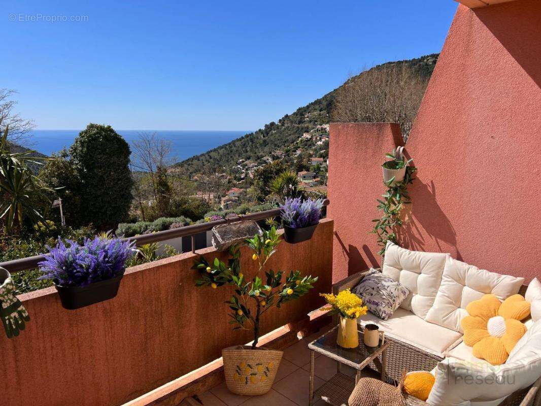 Appartement à LA TURBIE