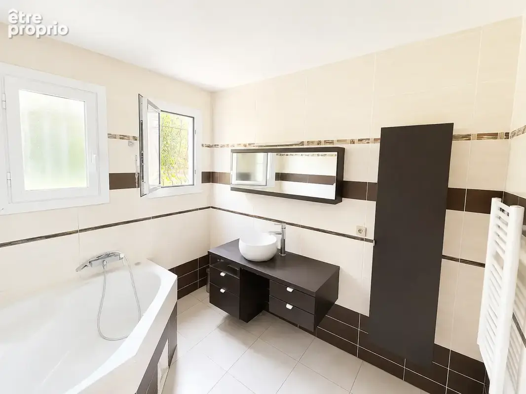 Villa t7   220 m2   terrain arboré de 2 752 m2 avec piscine - photo 12