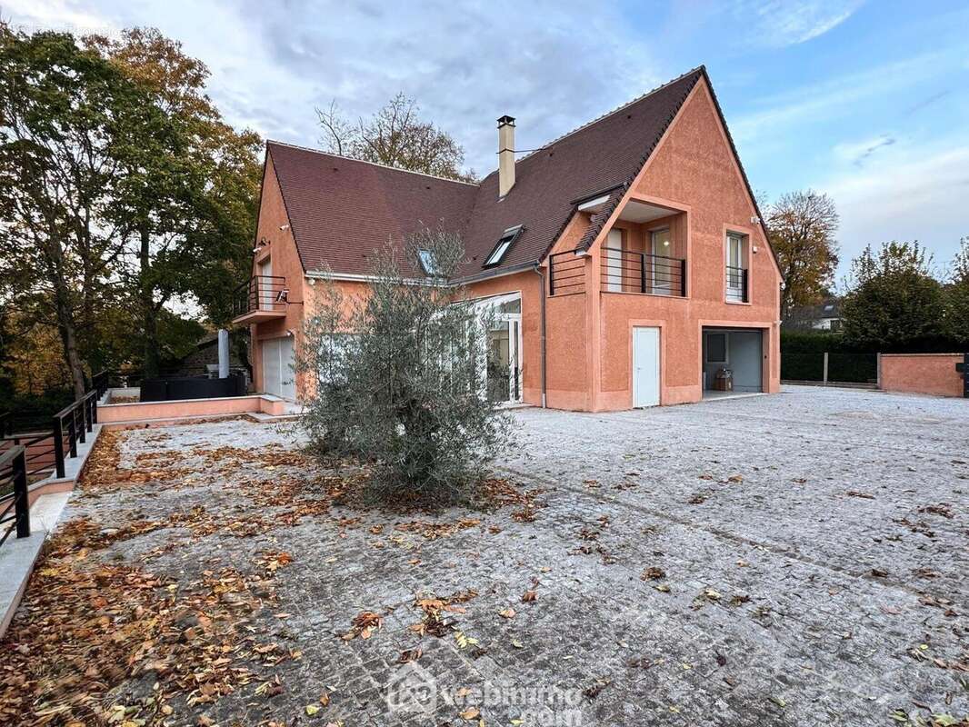 Venez découvrir cette maison individuelle - Maison à SOISY-SUR-SEINE