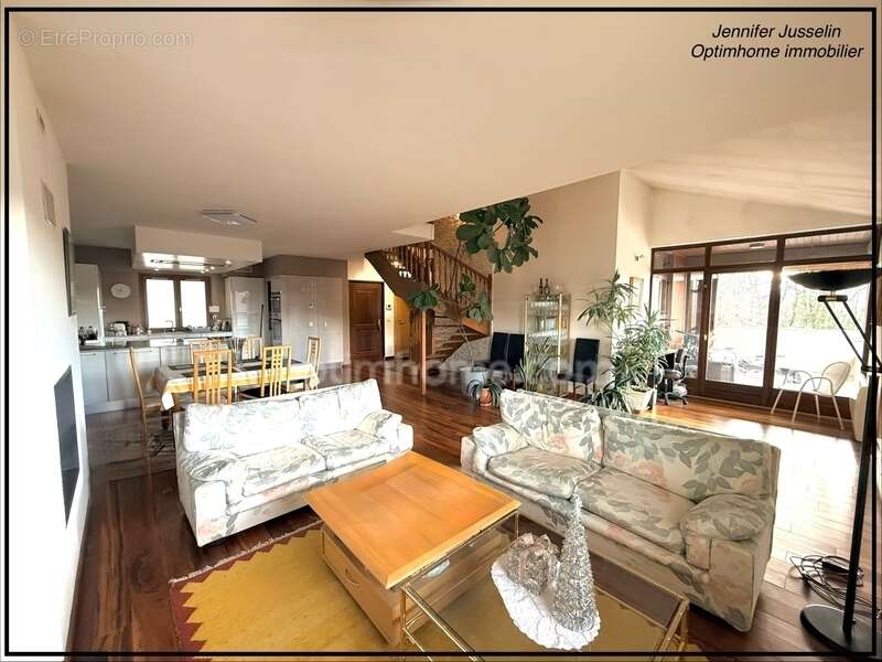 Appartement à PREVESSIN-MOENS