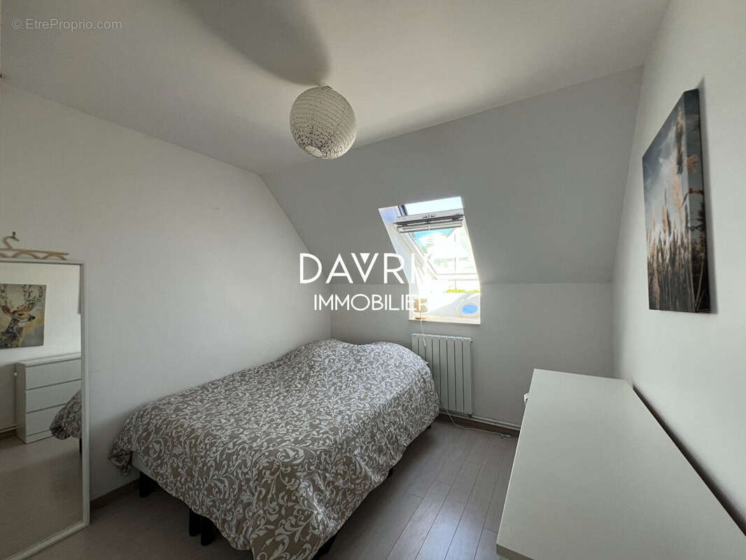 Maison à CHANTELOUP-LES-VIGNES