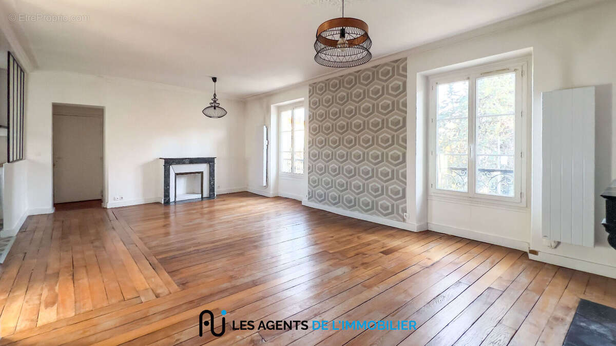 Appartement à NANTERRE