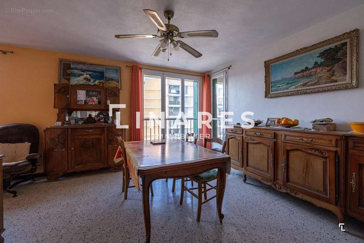 Appartement à MARSEILLE-3E