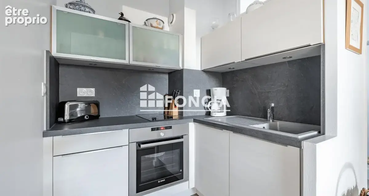 Appartement T2 au coeur du Pouliguen avec belle terrasse - stationnement privatif + cave - TOUT A PIEDS - photo 2
