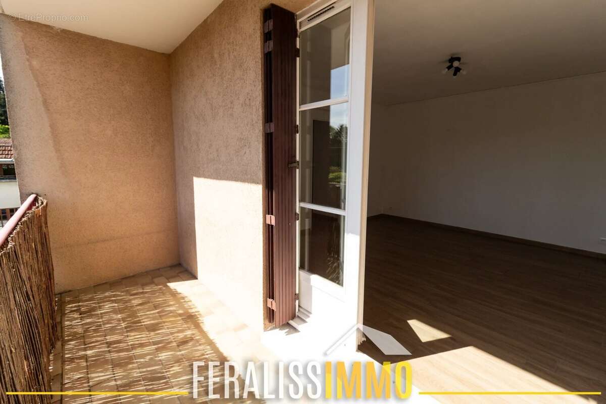 Appartement à VAUX-SUR-SEINE