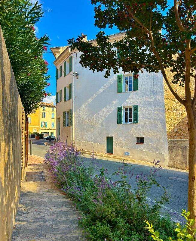 Maison à FLASSANS-SUR-ISSOLE
