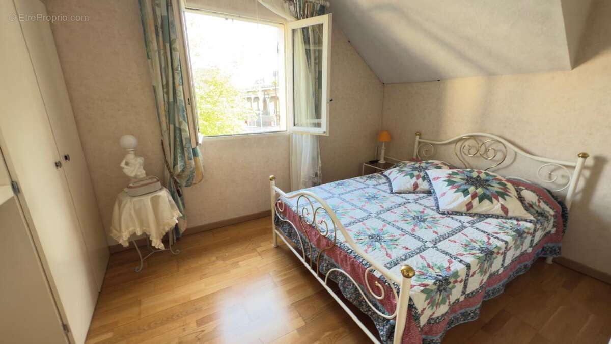 Maison à NEUILLY-SUR-MARNE