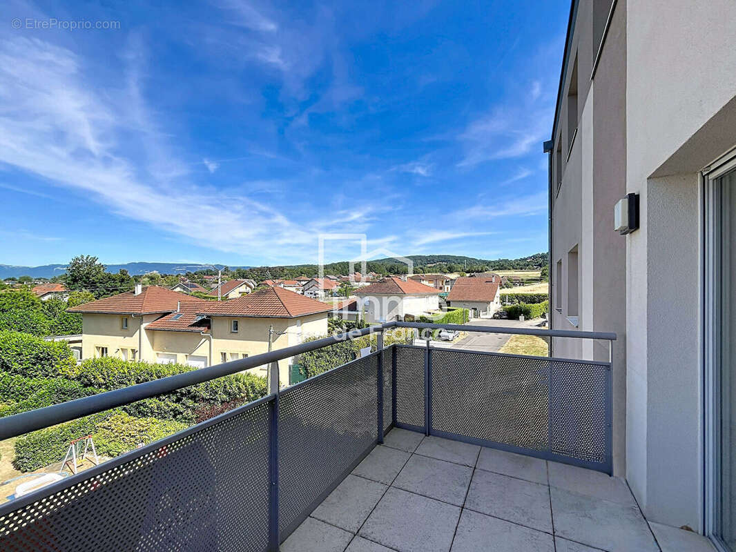 Studio récent 29m2 avec balcon et parking proche Genève - photo 2