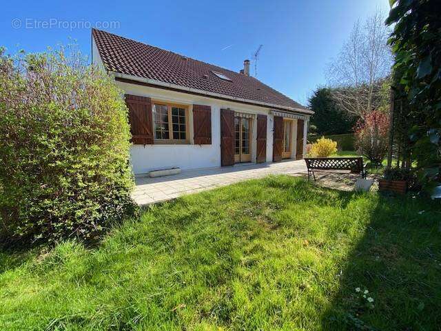 Maison à DROUE-SUR-DROUETTE