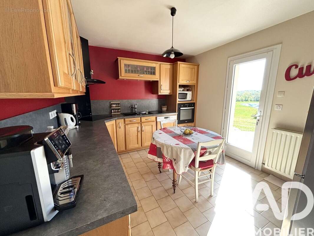 Maison 108 m² à Rivarennes  - photo 2