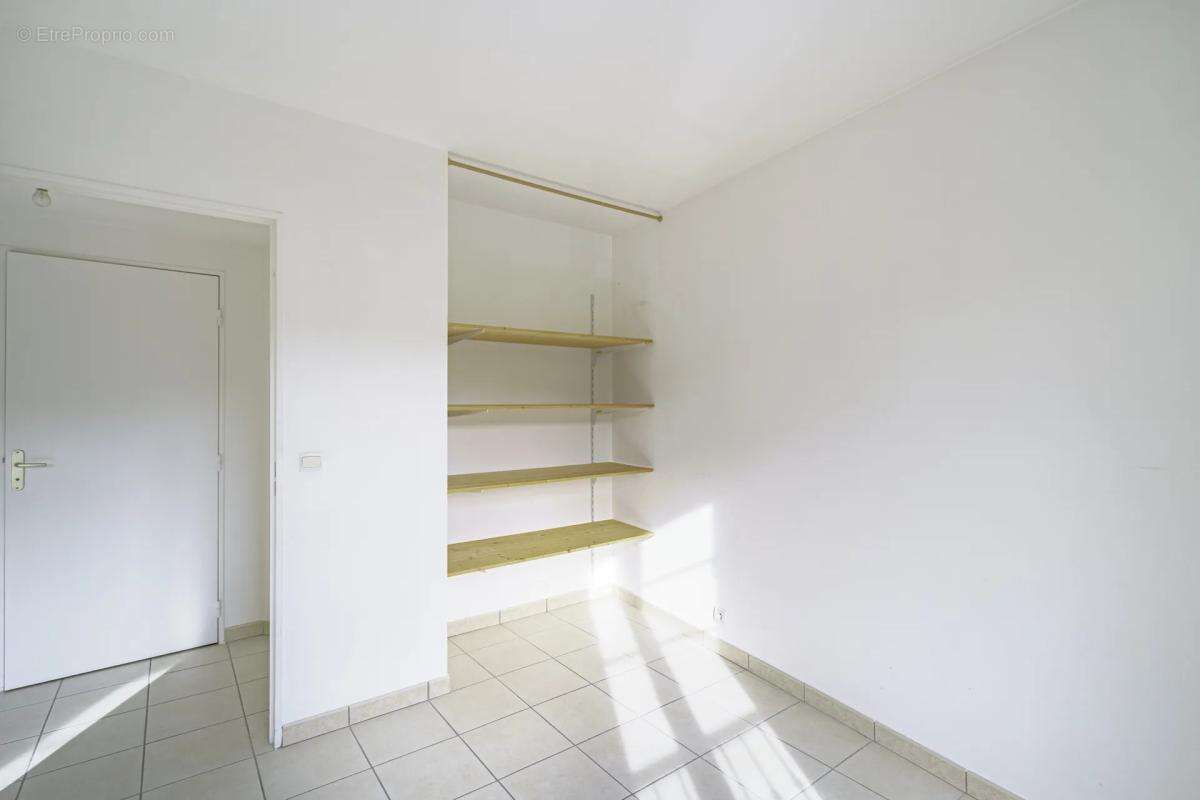 Appartement à LA ROQUE-D'ANTHERON