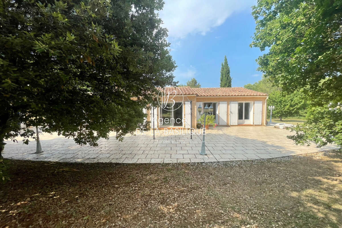Maison à SAINT-MAXIMIN-LA-SAINTE-BAUME