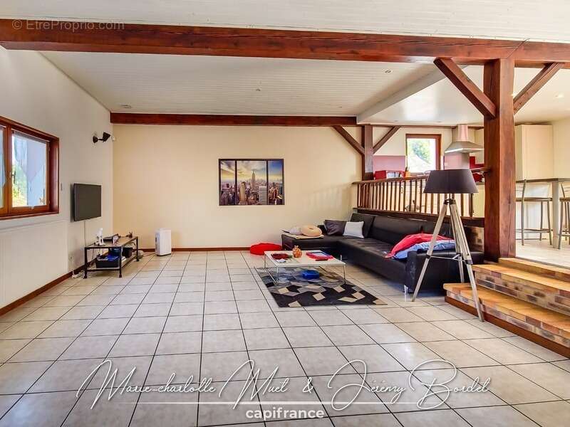 Maison à PONT-DE-VAUX