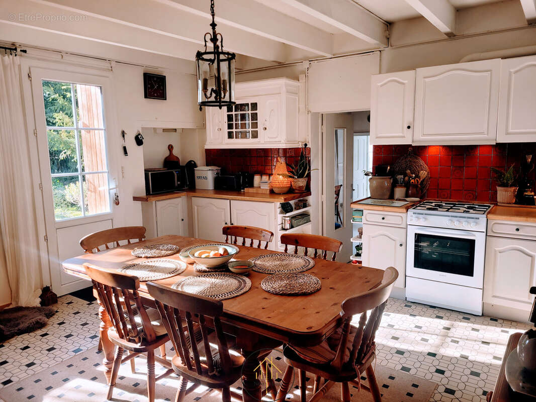 Yviers : maison avec 5 pièces en vente 185400 € - photo 2