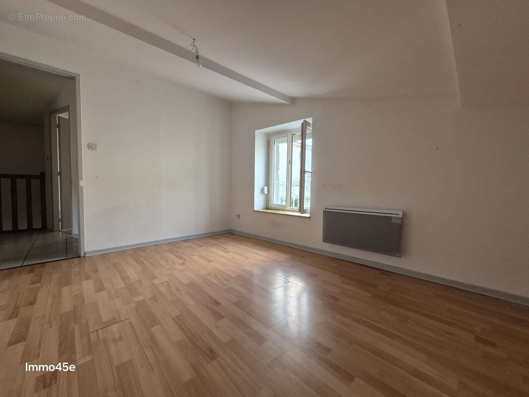 Maison à BEAUMONT-MONTEUX