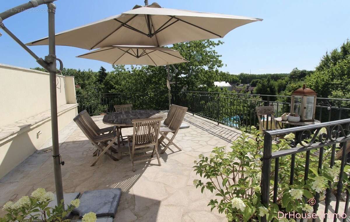 Maison à SAINT-PIERRE-LES-NEMOURS