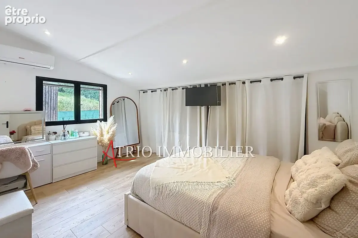 Maison 5 pièces 117 m² à vendre à Saint-Laurent-Du-Var (06700) - photo 9