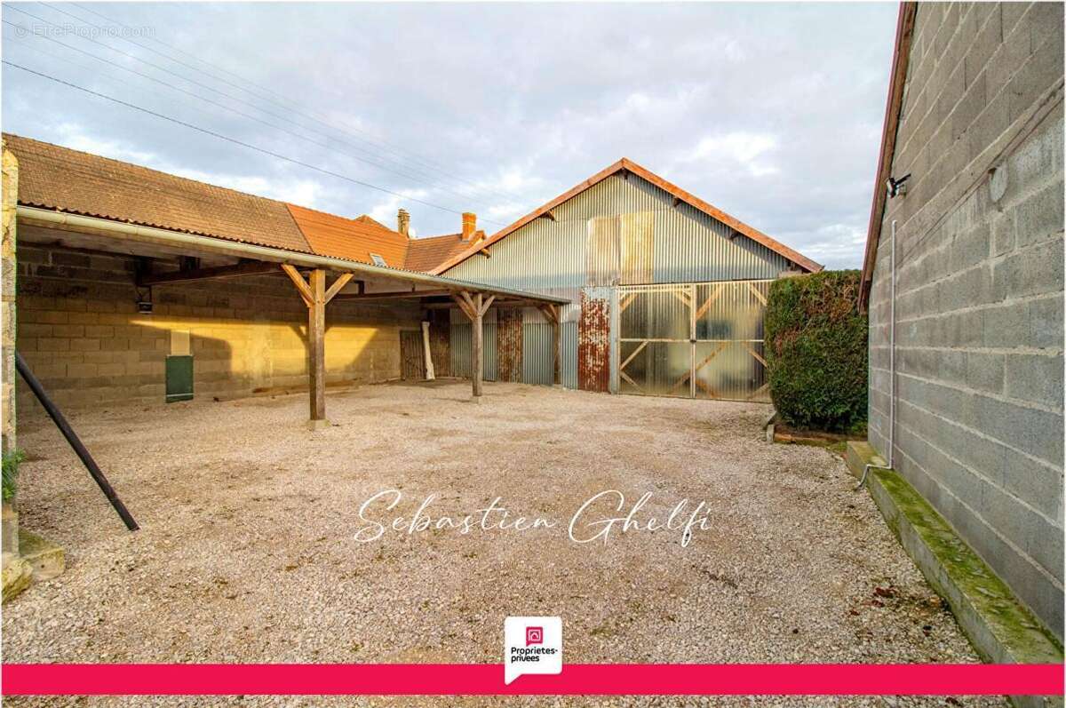 belle maison de plain-pied avec hangar et grand terrain - photo 4