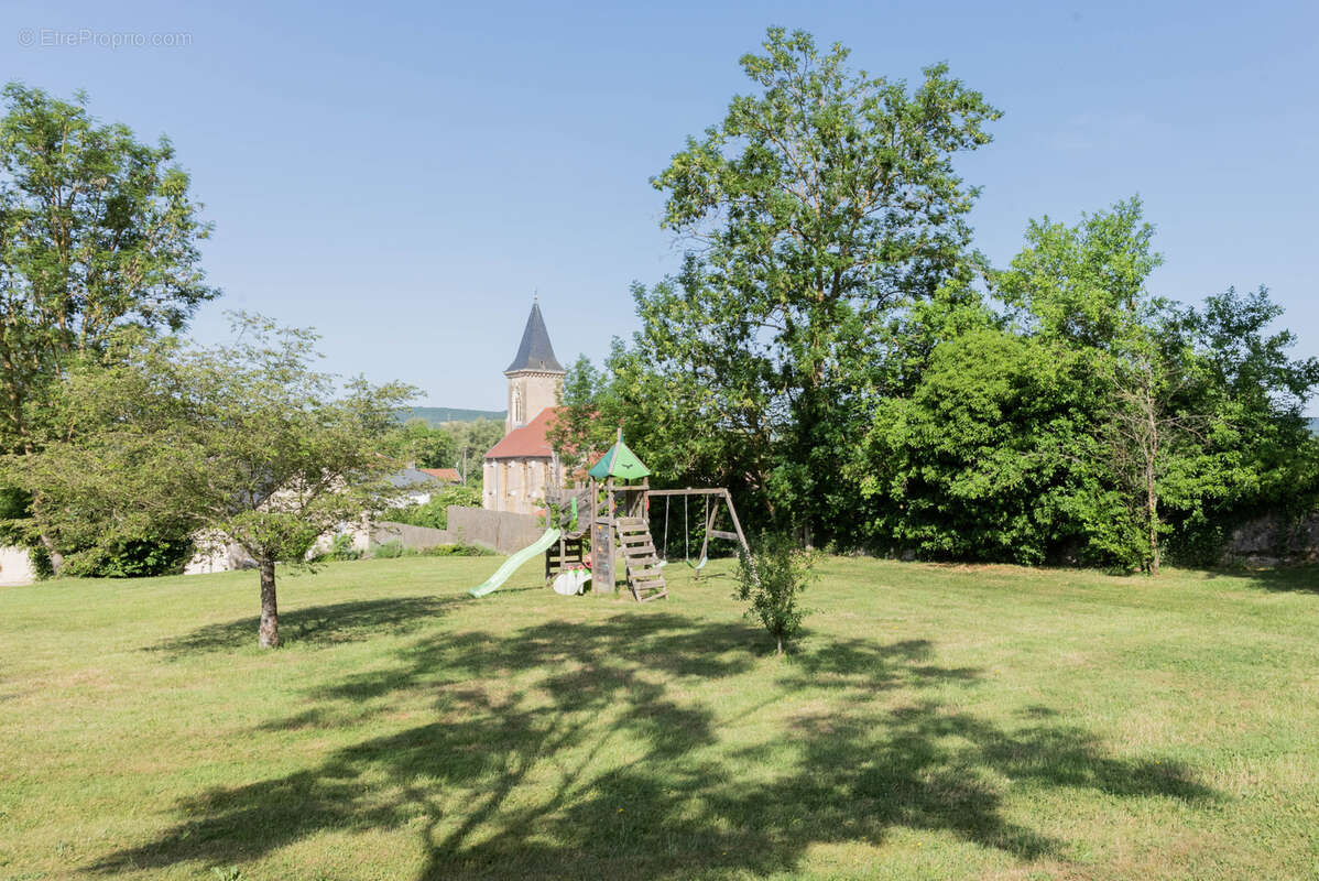 Maison à CHAMPEY-SUR-MOSELLE