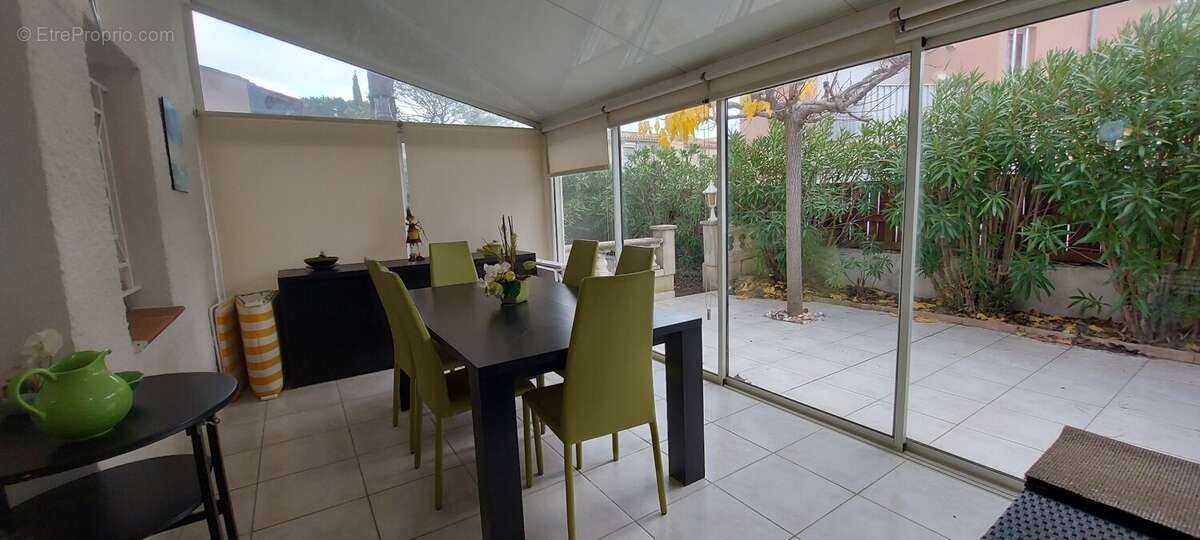 LE CAP D' AGDE - Secteur St Martin, jolie maison de type T3 + mezzanine avec terrasse et sa place de stationnement - photo 8