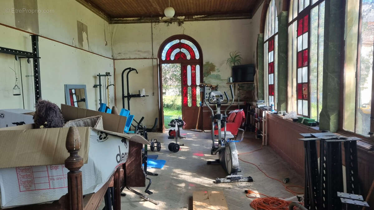 Très beau château datant du XVI ème entièrement rénové au milieu de 50 hectares et ses trois lacs situé dans l - photo 47