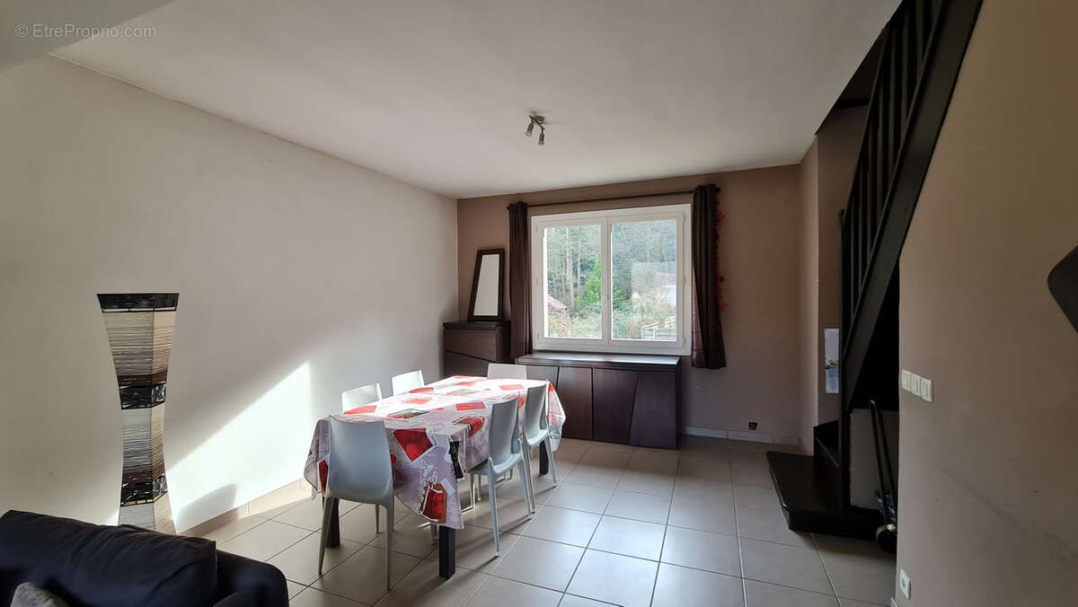 Maison à GOMETZ-LE-CHATEL