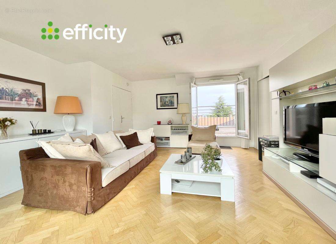 Appartement à SAULX-LES-CHARTREUX