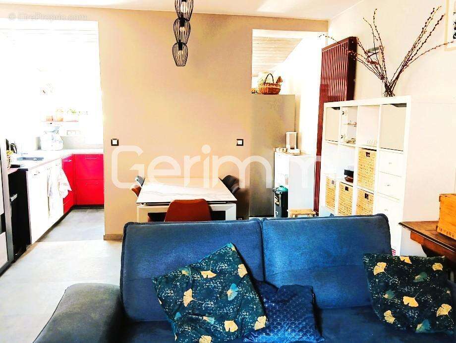 Vente - Maison - 3 pièces + cuisine - 70,66 m² - 219 000 € - LE - photo 2