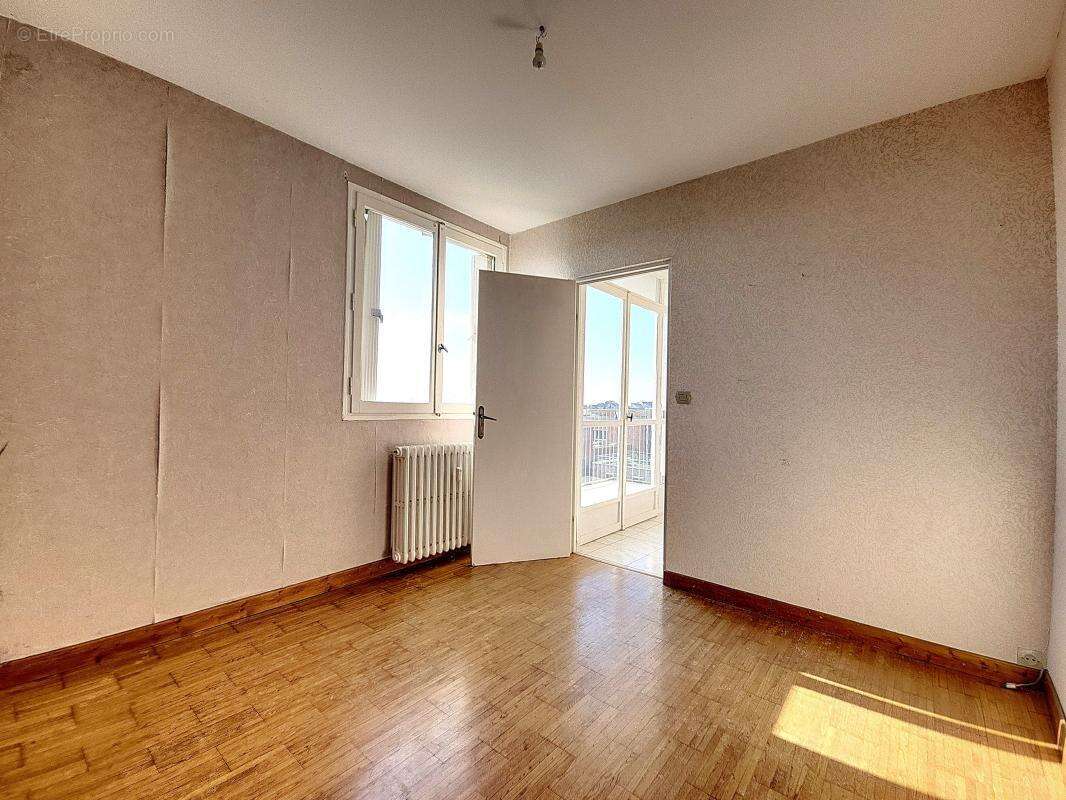 Appartement à CHENOVE