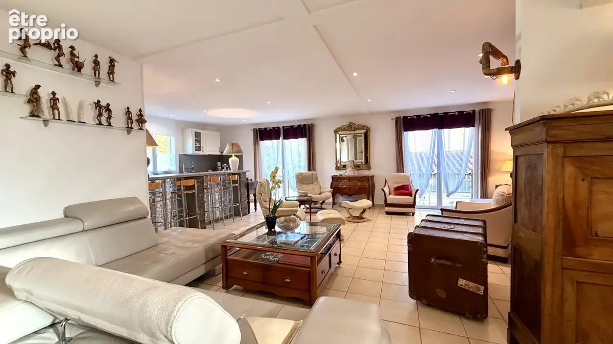 Villa indépendante de 161m2, 2 garages , avec un beau potentiel, à 5 minutes du Lac du Salagou ! - photo 9