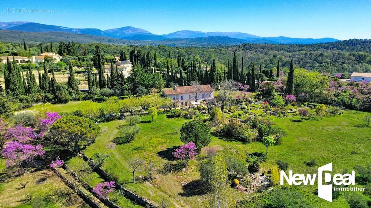 Maison à TOURRETTES