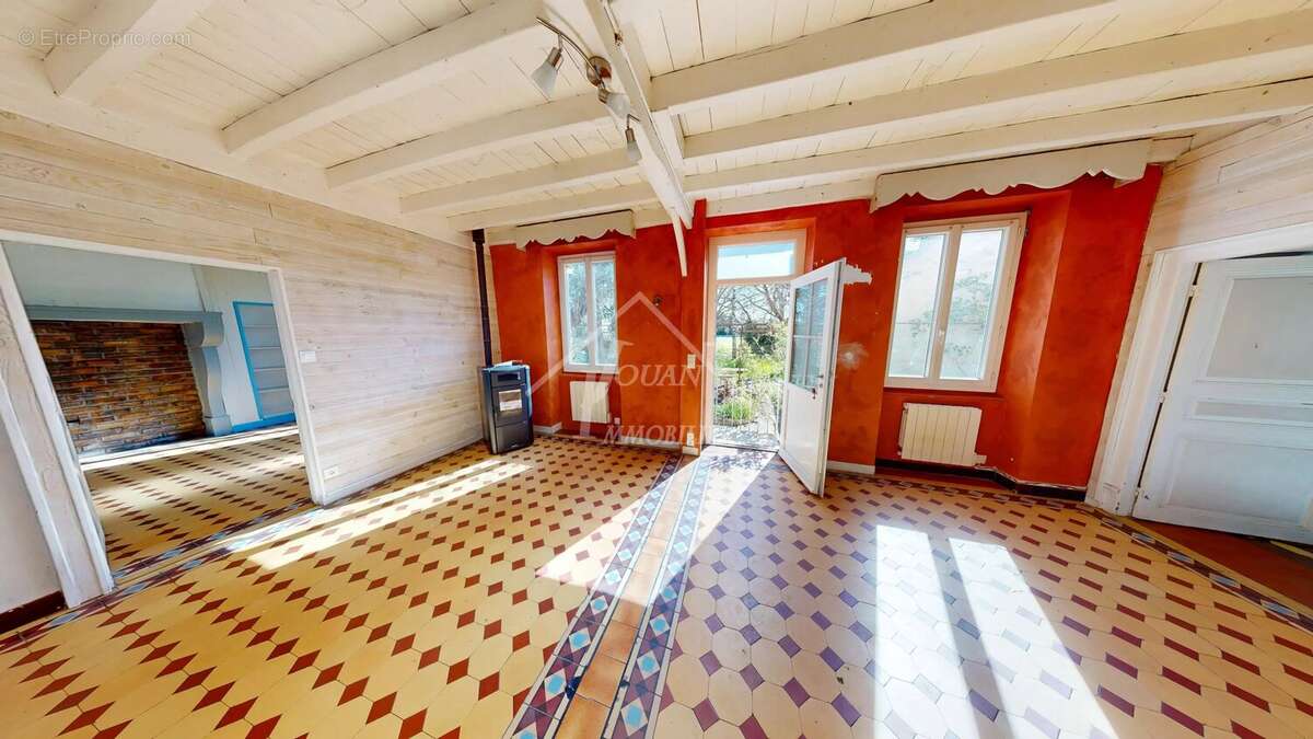 Maison à ETROUSSAT