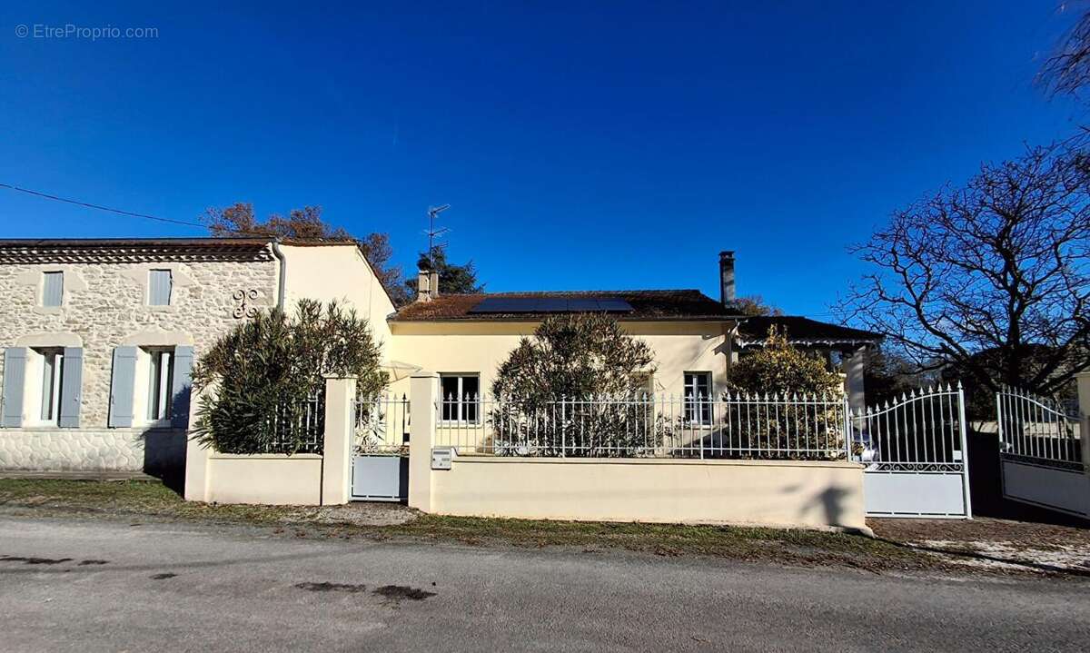 Maison à PUGNAC