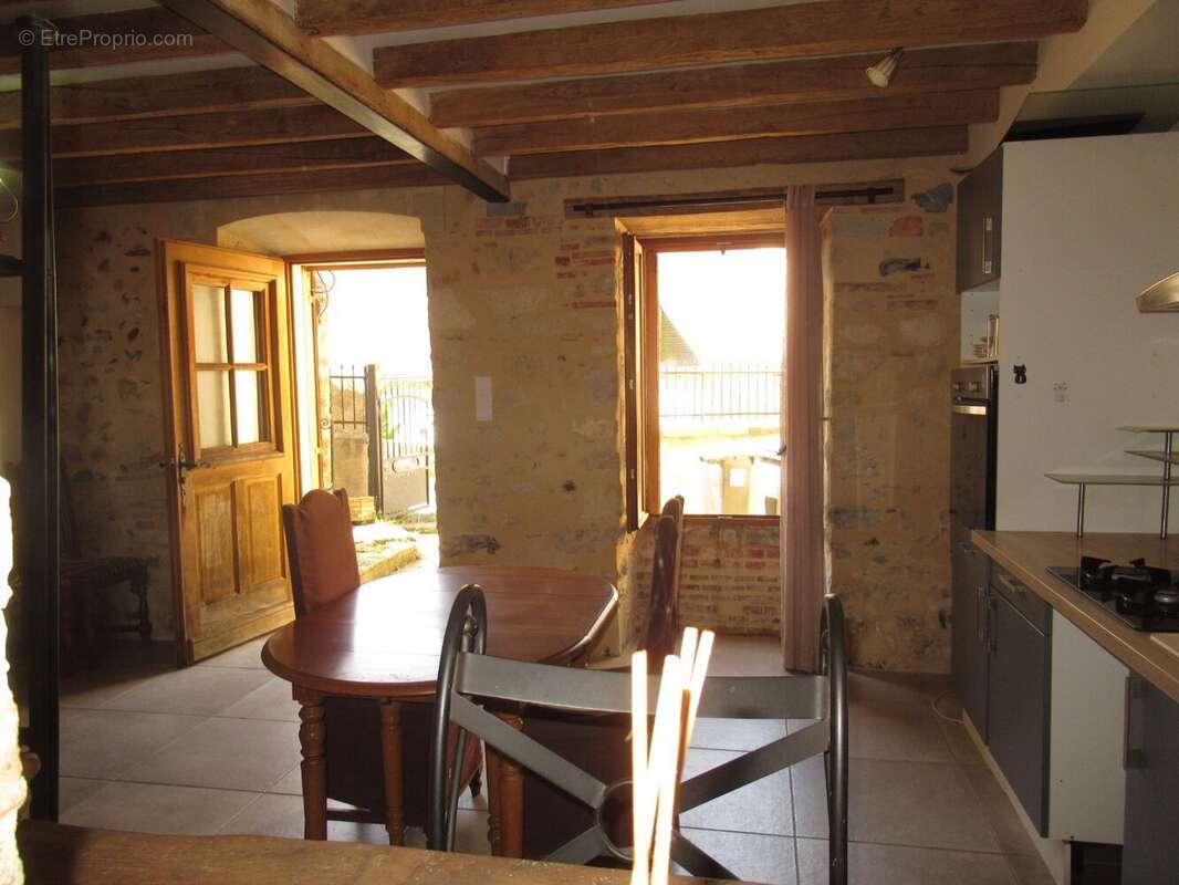 Maison à AVOISE