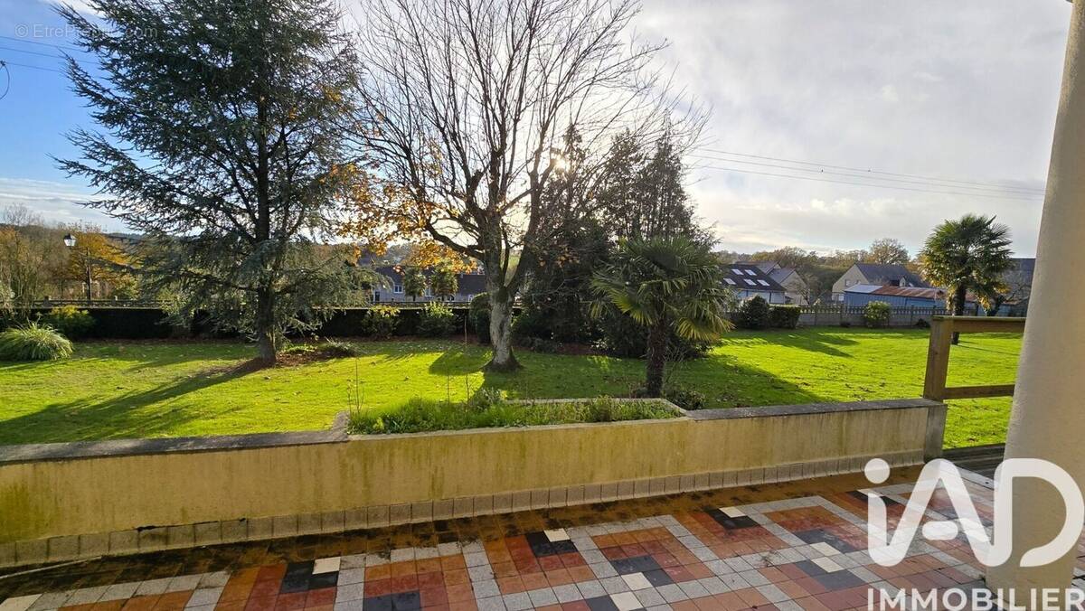 Photo 1 - Maison à LIVRE-SUR-CHANGEON