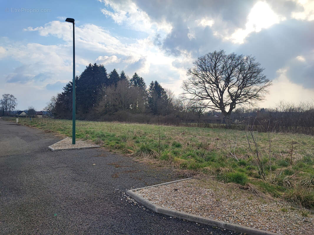 Terrain à DOMATS
