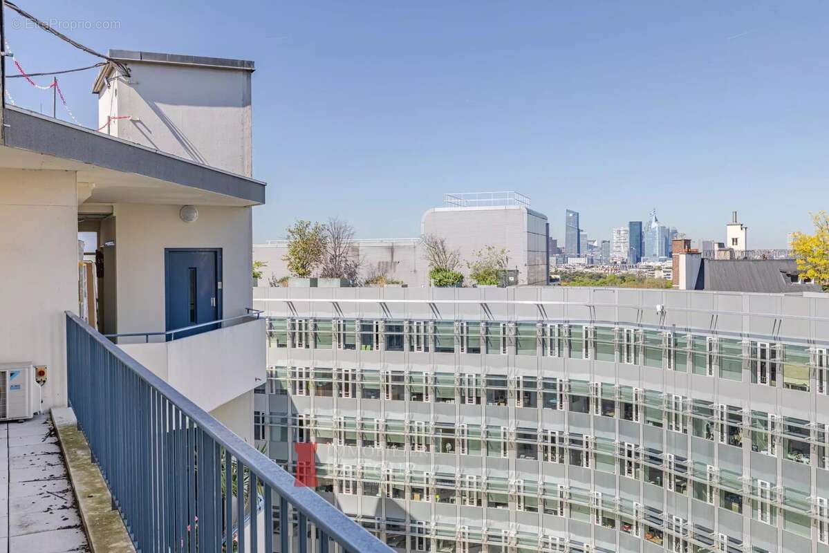 Appartement à PARIS-16E