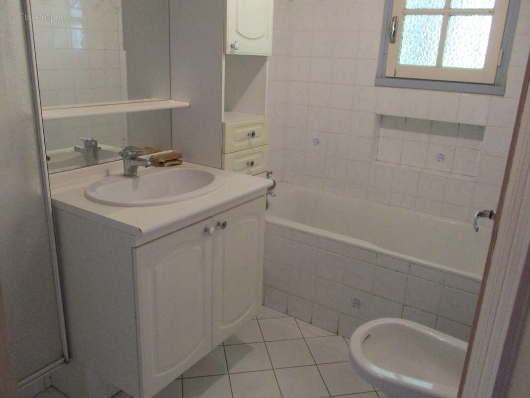 Six chambres. - photo 12
