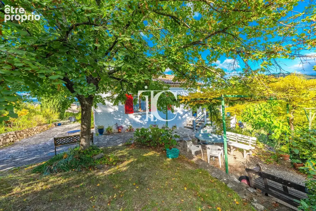 Maison 2 chambres 1702m² de terrain centre village - photo 12