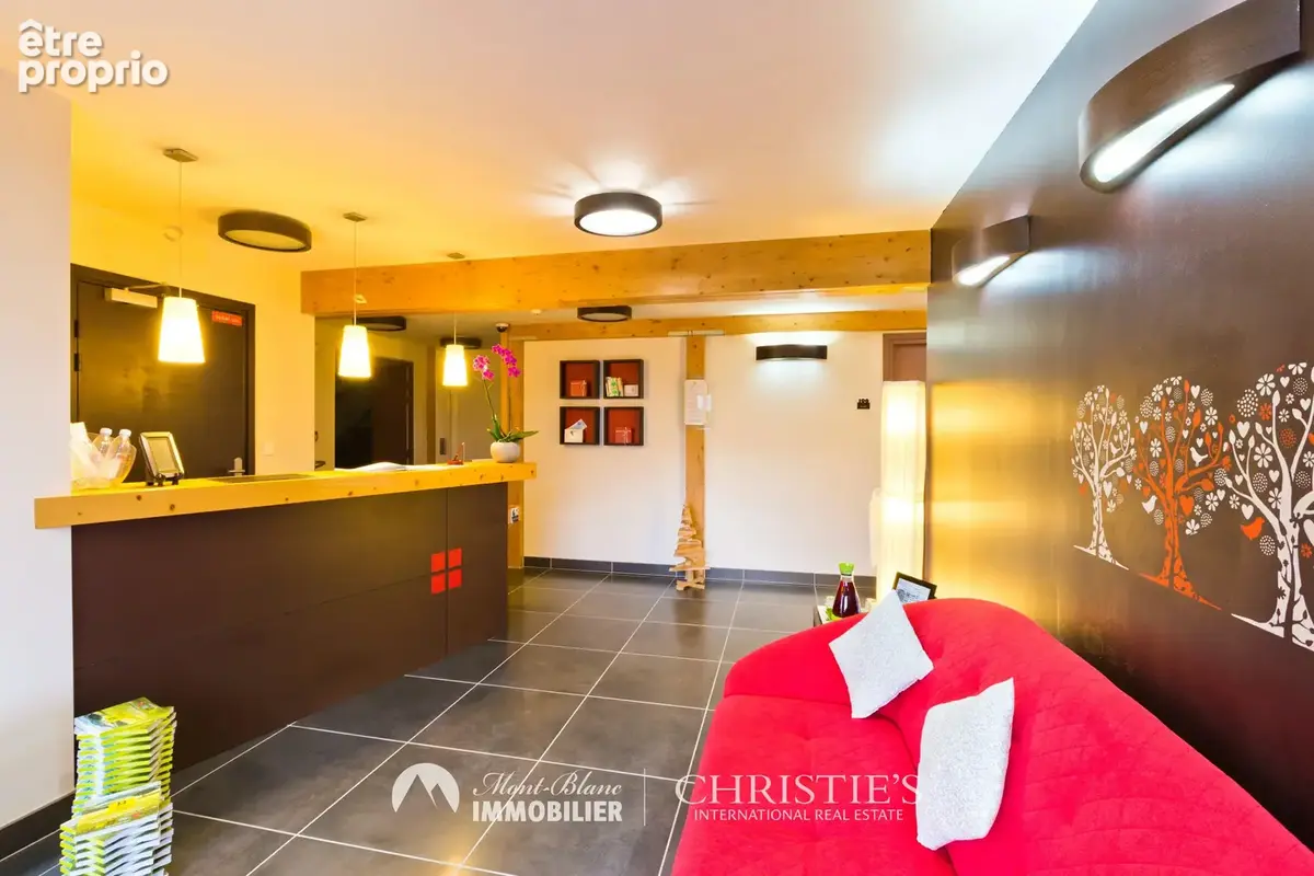 Rare opportunité : Murs et Fonds d'un hôtel 4 étoiles dans le Grand Massif. - photo 2