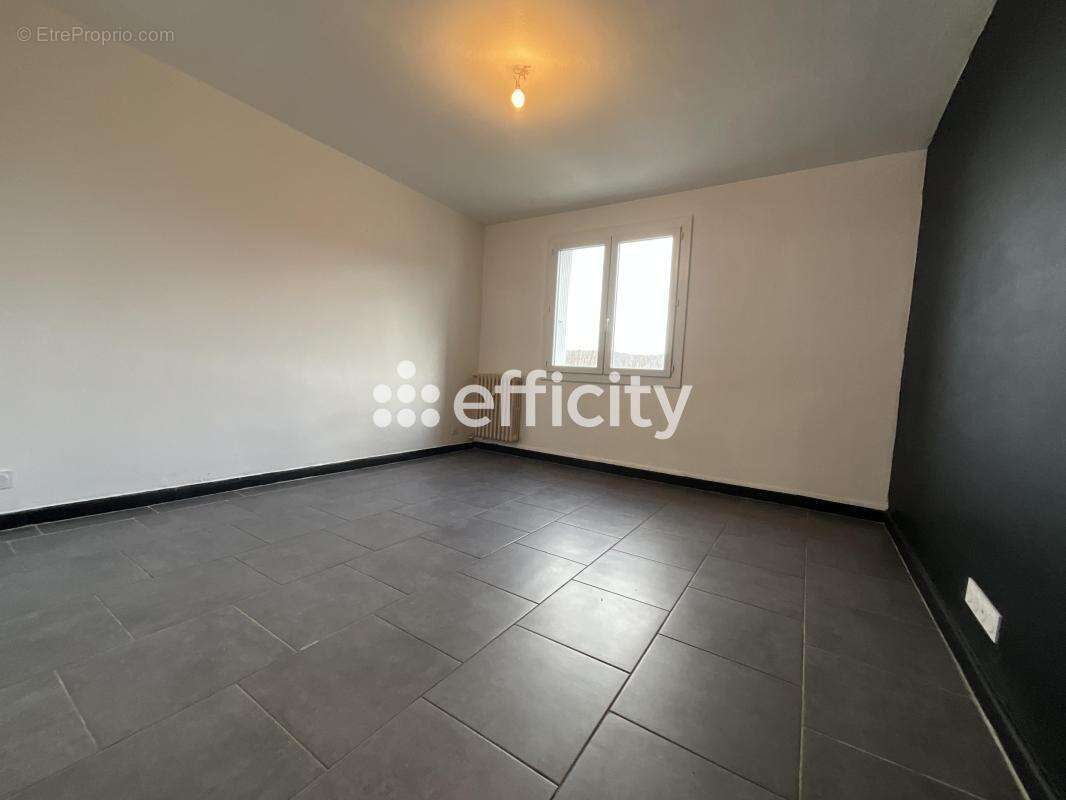 Appartement à PRIVAS
