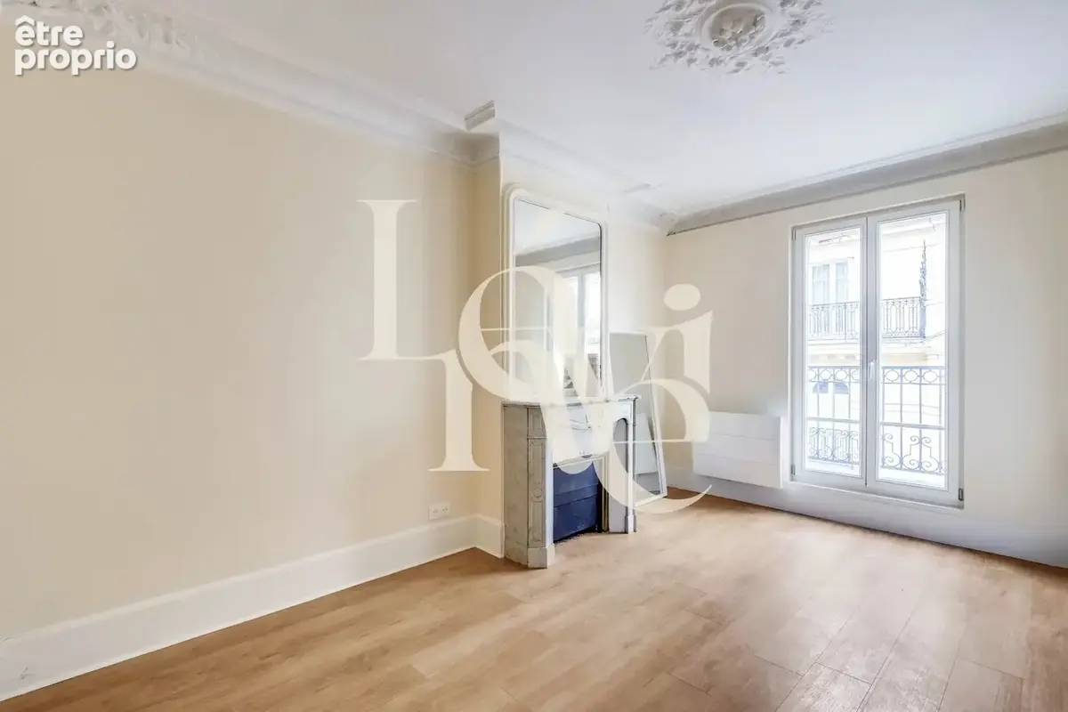 Appartement à PARIS-17E