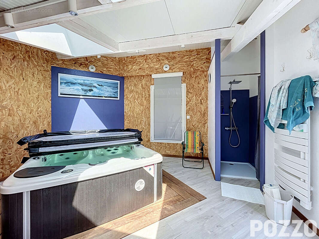 Maison avec grand sous-sol, dépendances de 275 m² et espace bien-être - photo 17