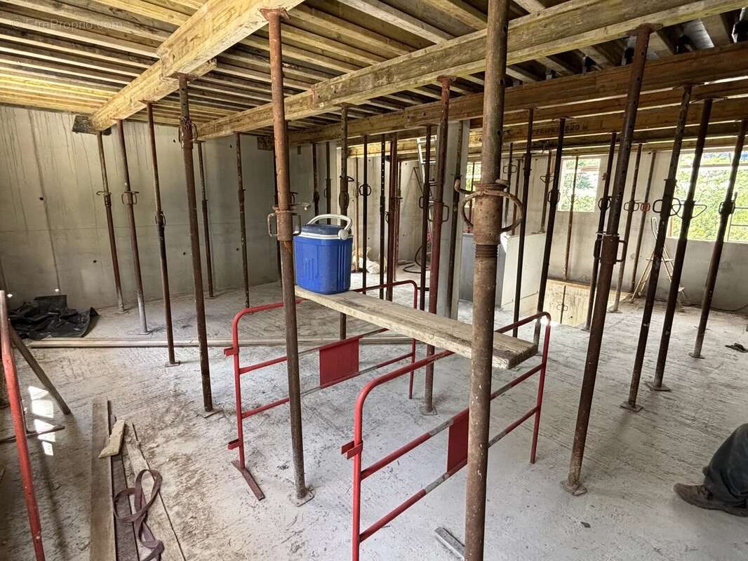 Maison à TOURRETTES-SUR-LOUP