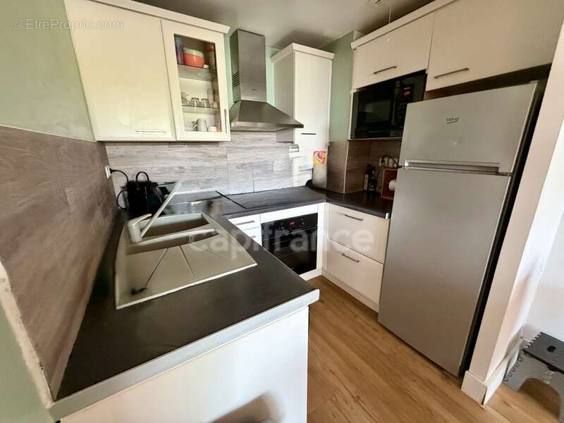 AJACCIO (20), appartement T2, proche plage au sein d'une résidence standing, avec piscine et parking - photo 4